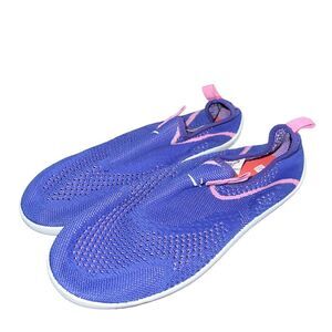 Speedo women’s water shoes in purple and pink size large